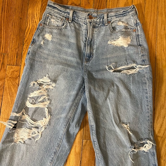 American Eagle Mom Jean - Picture 2 of 5